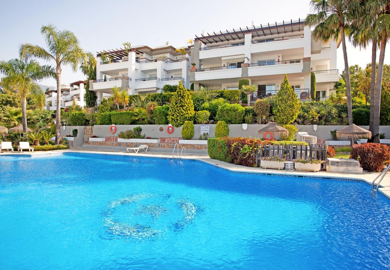 Apartamento en Benahavís - Comfortable three bedroom ground floor apartment on Los Arqueros golf resort, Marbella