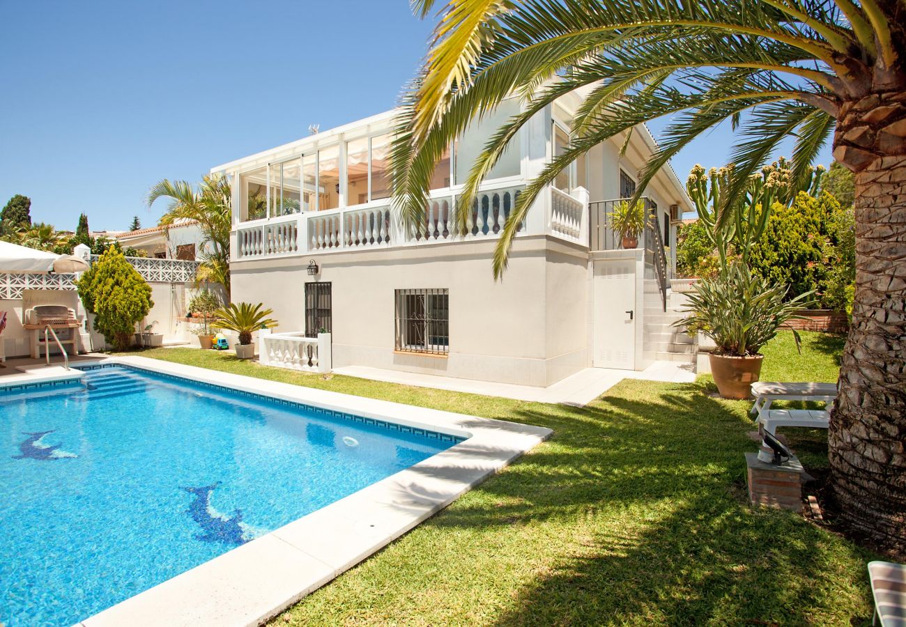 Villa en Marbella - Villa con piscina privada cerca de la playa, Costabella Marbella