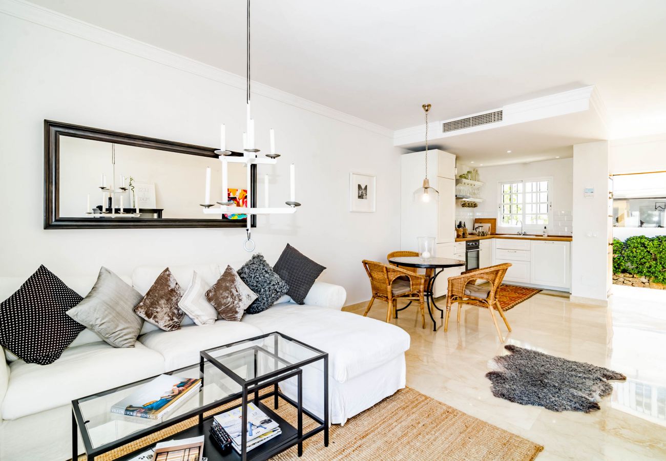 Apartamento en Nueva andalucia - AP165 - Contemporary Scandinavian Style Apartment