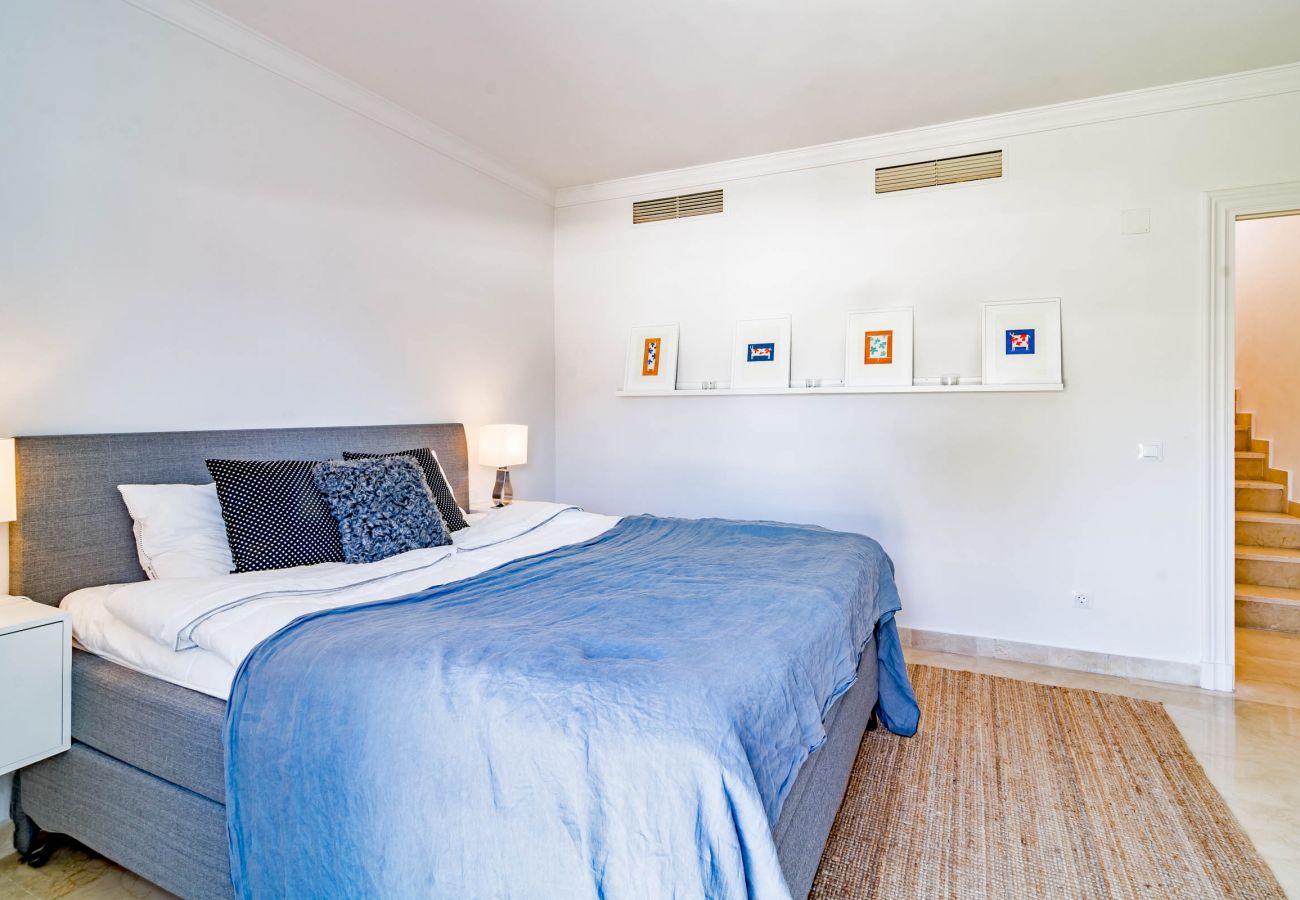 Apartamento en Nueva andalucia - AP165 - Contemporary Scandinavian Style Apartment