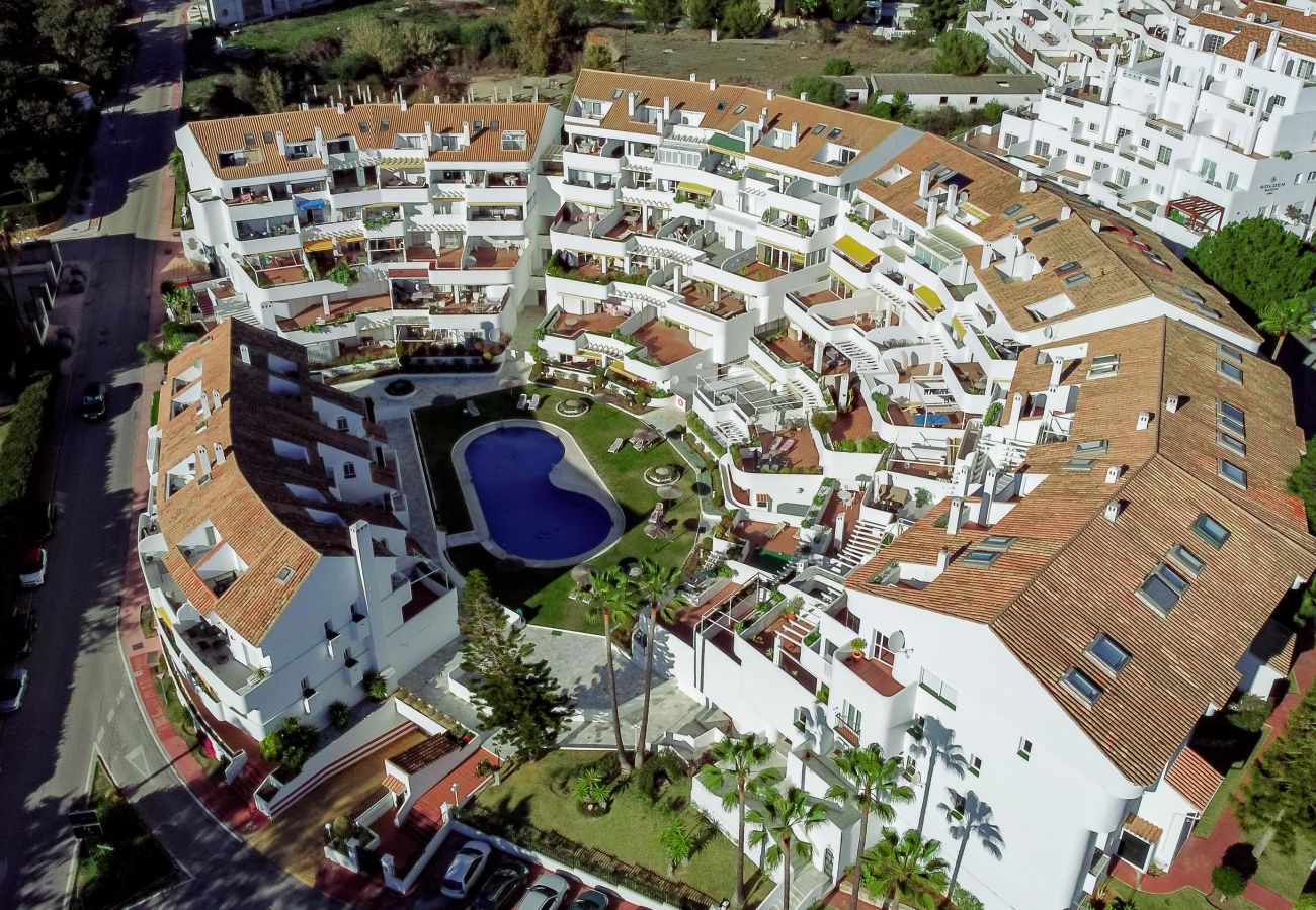 Apartamento en Nueva andalucia - Precioso ático con vistas al mar en Puerto Banús