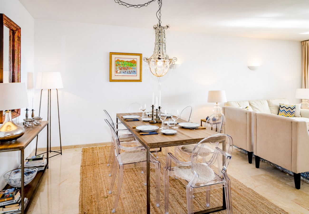 Apartamento en Marbella - Elegante apartamento con vistas al mar en Malambo, Puerto Banus