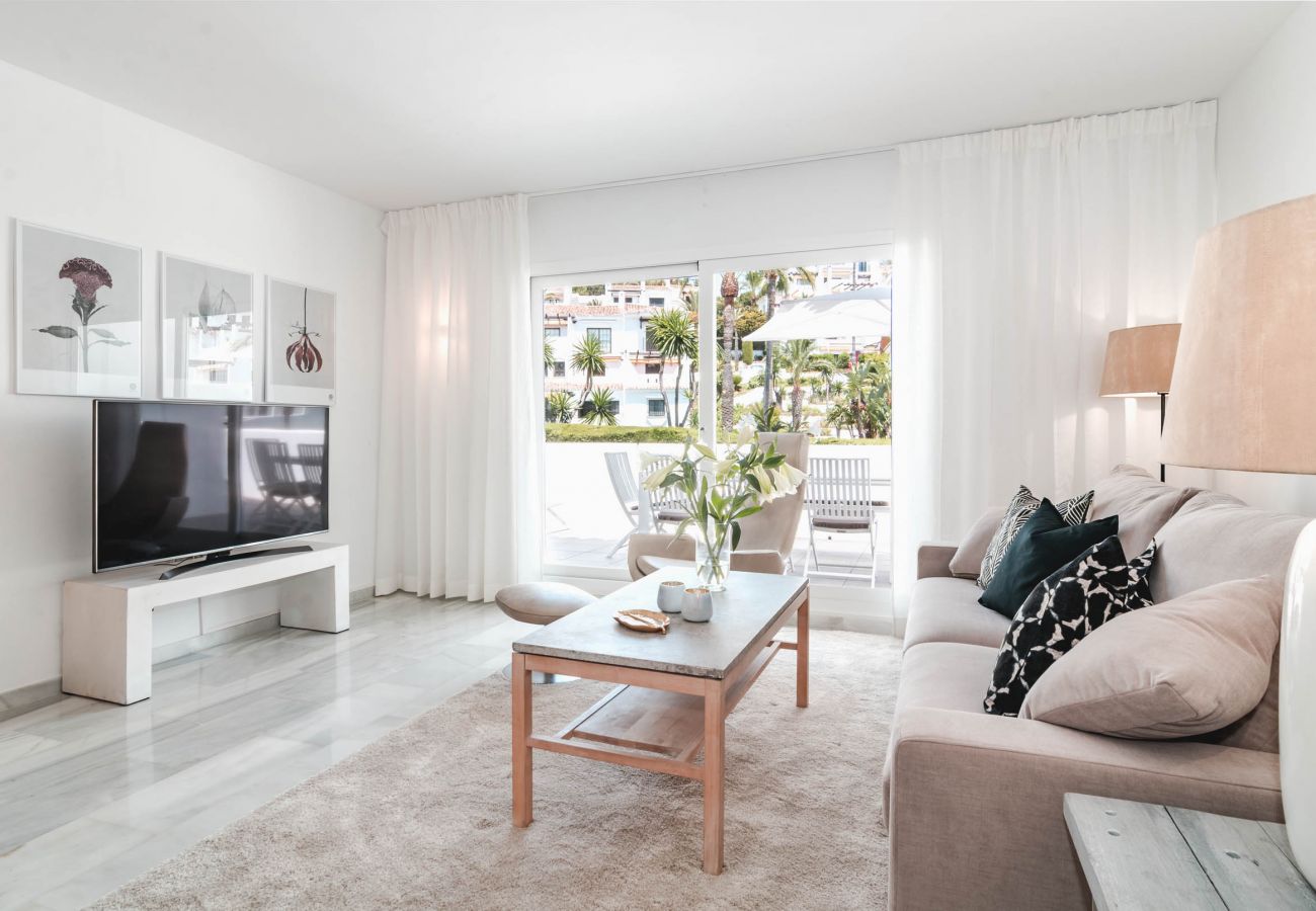 Apartamento en Nueva andalucia - IVY - Scandinavian Apartment in Nueva Andalucia