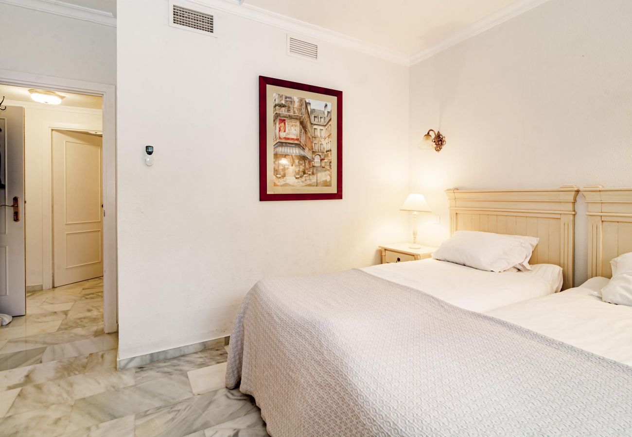 Apartamento en Marbella - Apartamento familiar en popular Aldea Blanca Puerto Banus