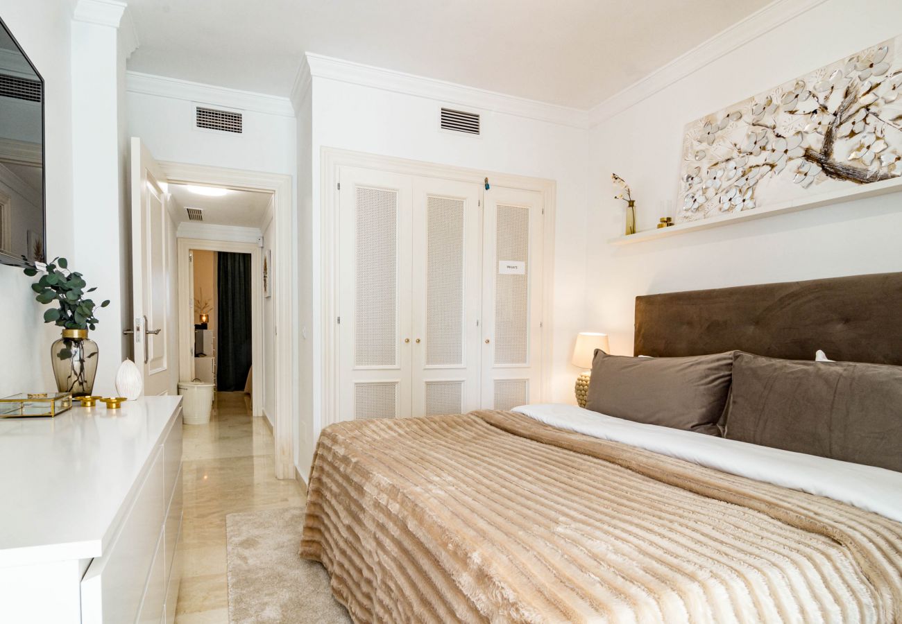 Apartamento en Benahavís - Acogedor apartamento de 2 habitaciones junto al club de Golf La Quinta