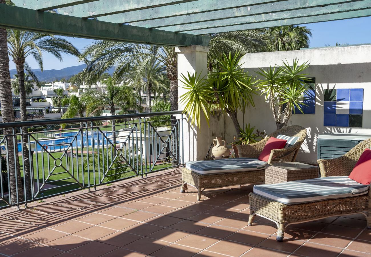 Apartamento en Nueva andalucia - Gran casa de vacaciones de 3 dormitorios cerca de la playa y Puerto Banús