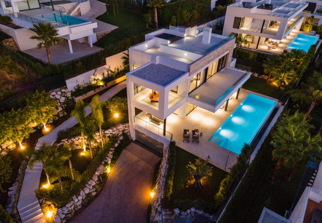 Villa en Marbella - Villa en venta en Nueva Andalucia, Olivos