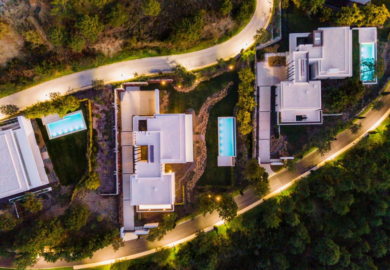 Villa en Benahavís - mpresionante villa moderna en Benahavis junto a Marbella