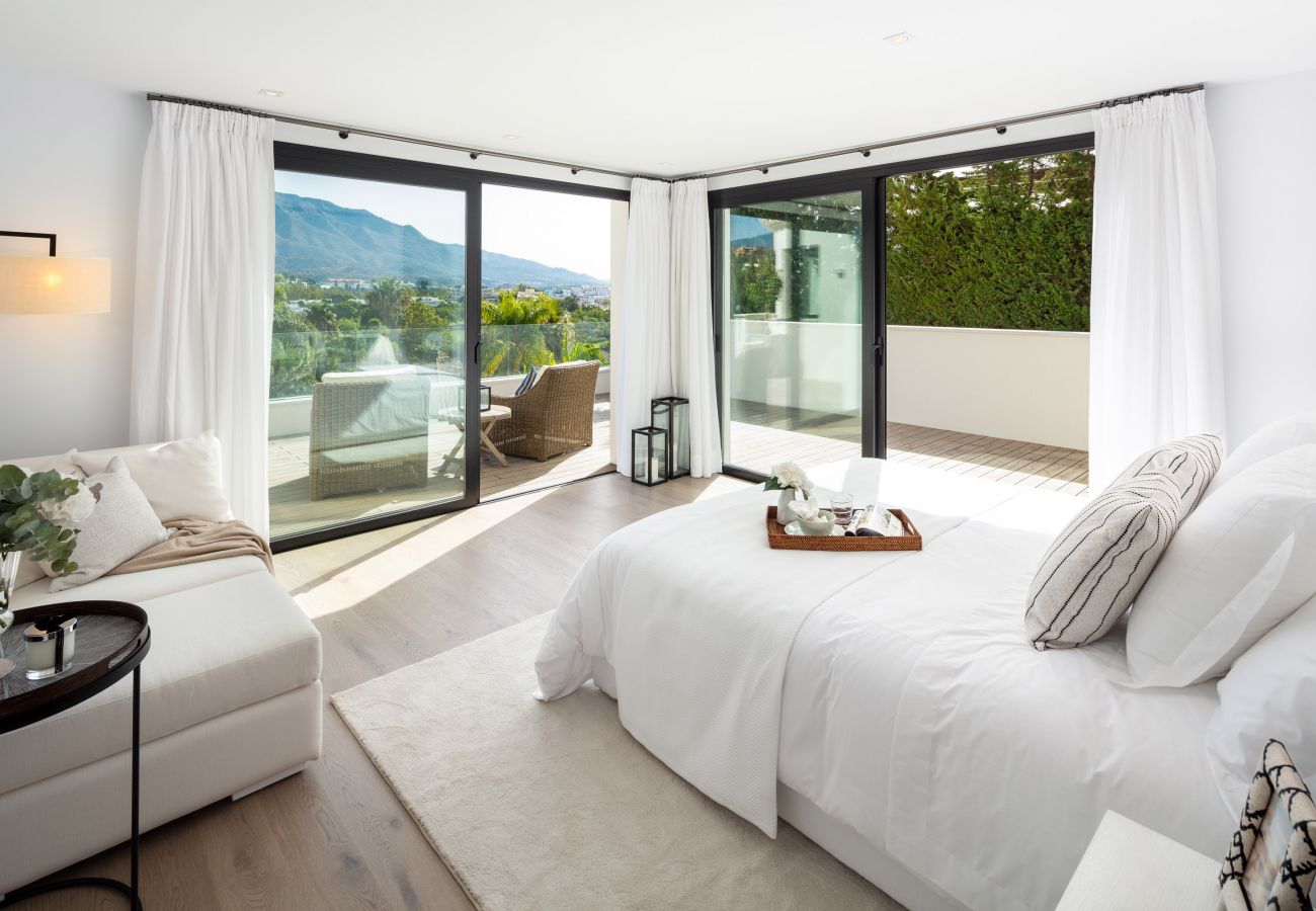 Villa en Marbella - Villa moderna a la venta en Nueva Andalucía