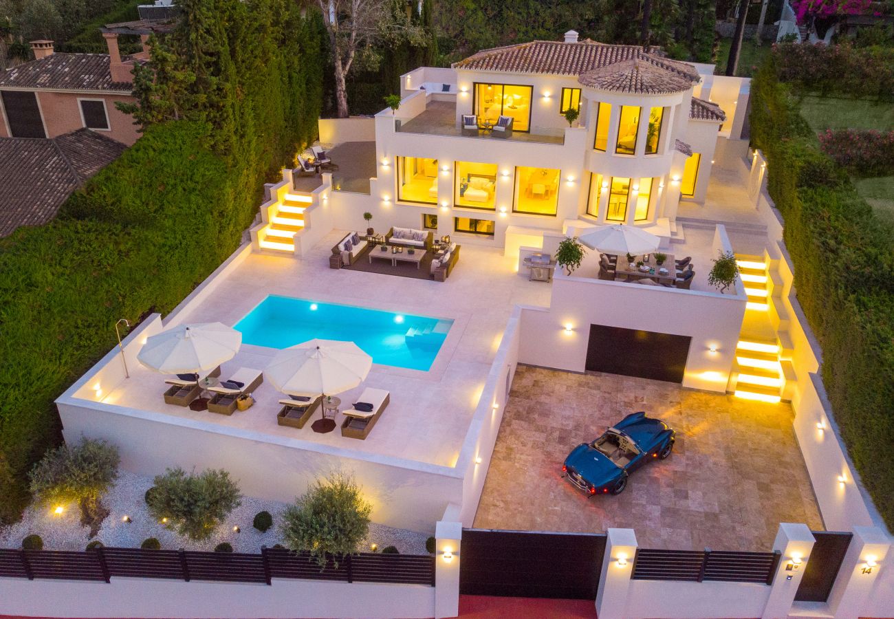 Villa en Marbella - Villa moderna a la venta en Nueva Andalucía