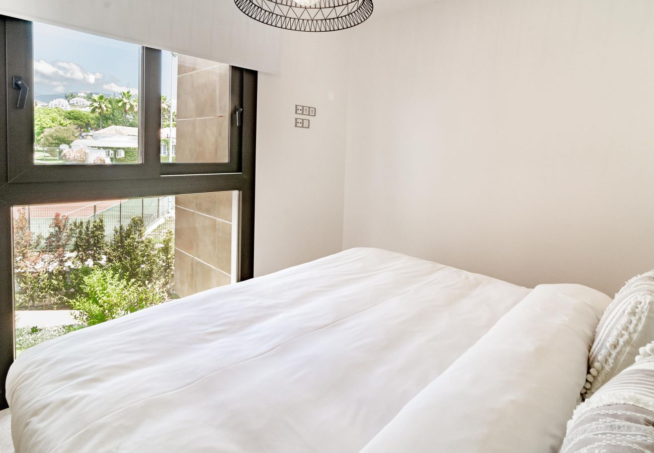 Casa adosada en Nueva andalucia - Casa Golden Green by Roomservices