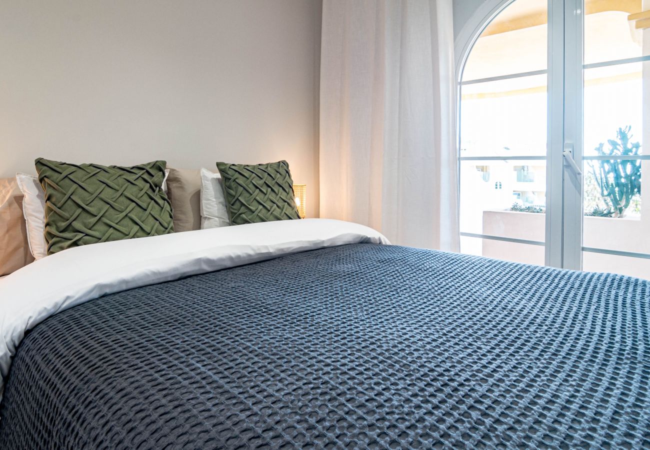 Apartamento en Nueva andalucia - Casa Alhambra III by Roomservices