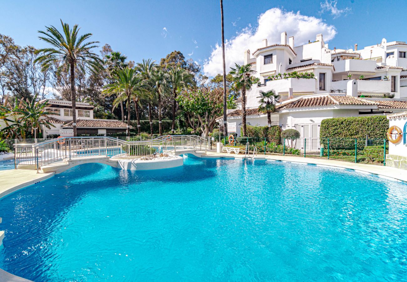 Apartamento en Marbella - Casa Golden Beach I by Roomservices