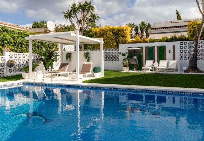 Villa en Marbella - Villa Cara - Villa de cuatro dormitorios cerca de la playa con piscina privada