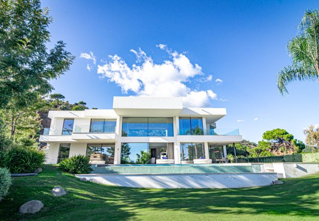 Villa en Benahavís - ELM2- Luxury, Modern Villa by Roomservices 