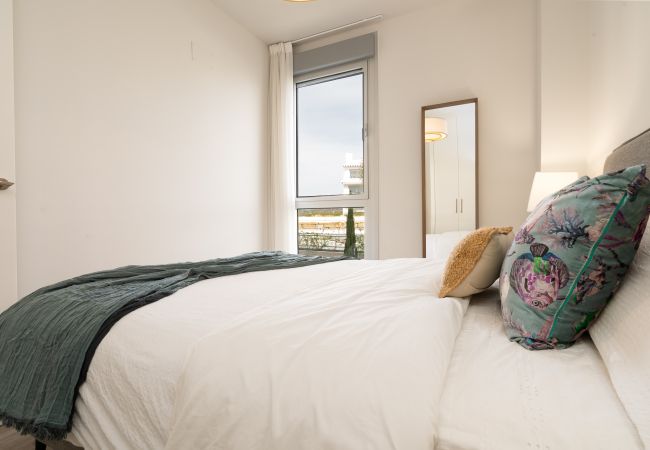 Apartamento en Estepona - Le Mirage III - Moderno apartamento de tres dormitorios con vistas al mar