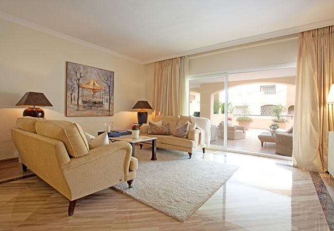 Apartment in Marbella - Luxury apartment Hacienda Elviria, Marbella