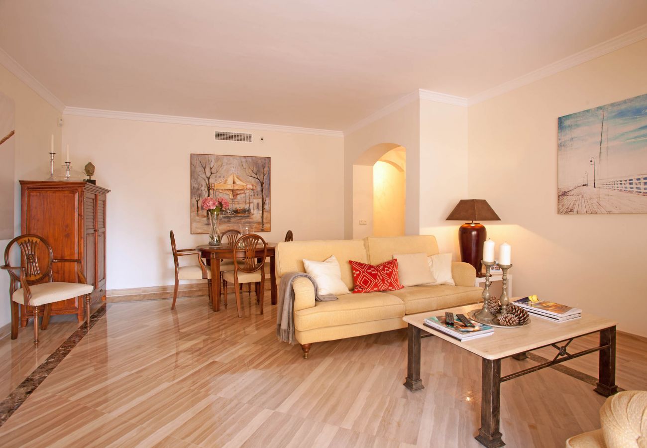 Apartment in Marbella - Luxury apartment Hacienda Elviria, Marbella