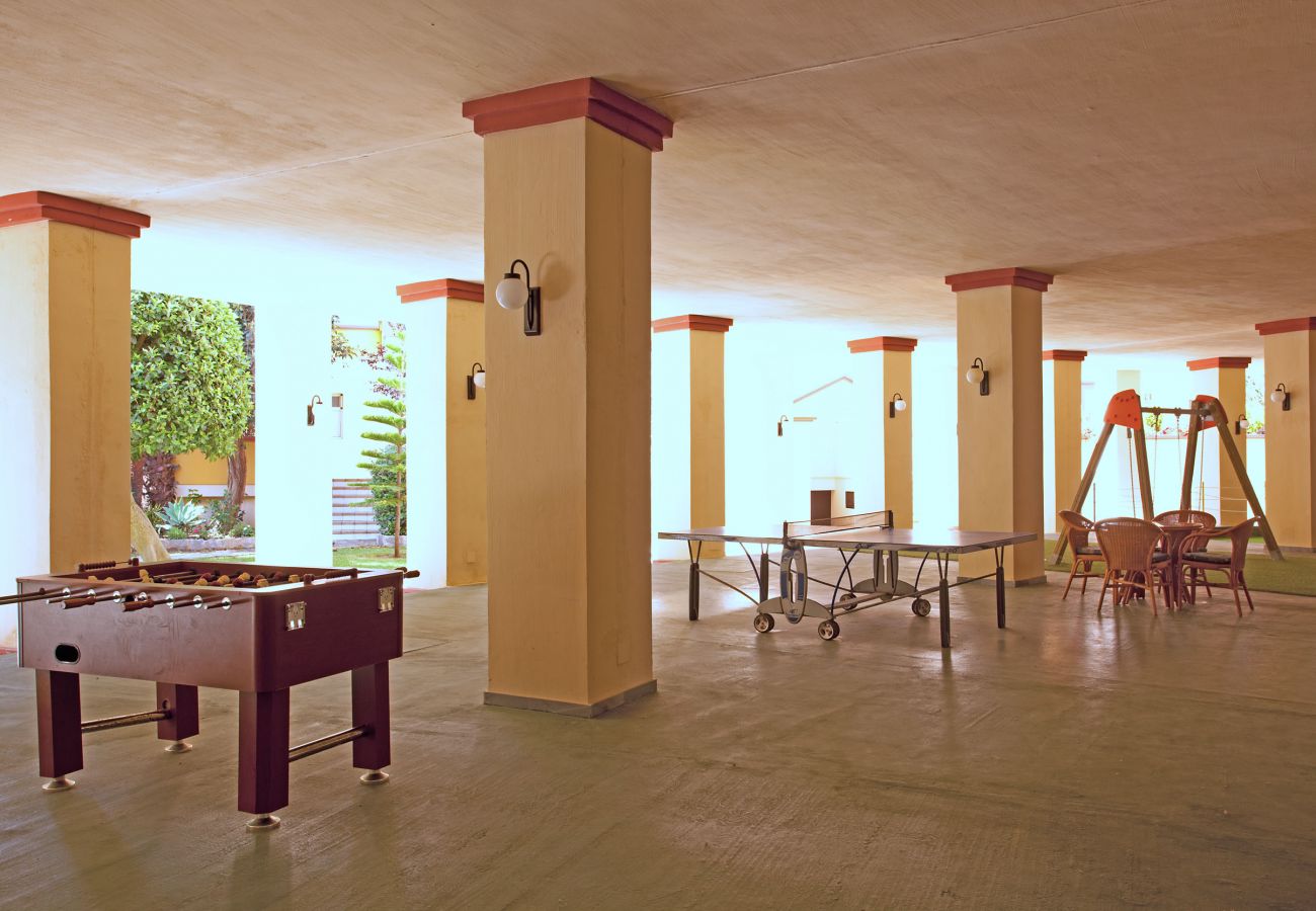 Apartment in Marbella - Beachside apartment in Elviria, Romana Playa