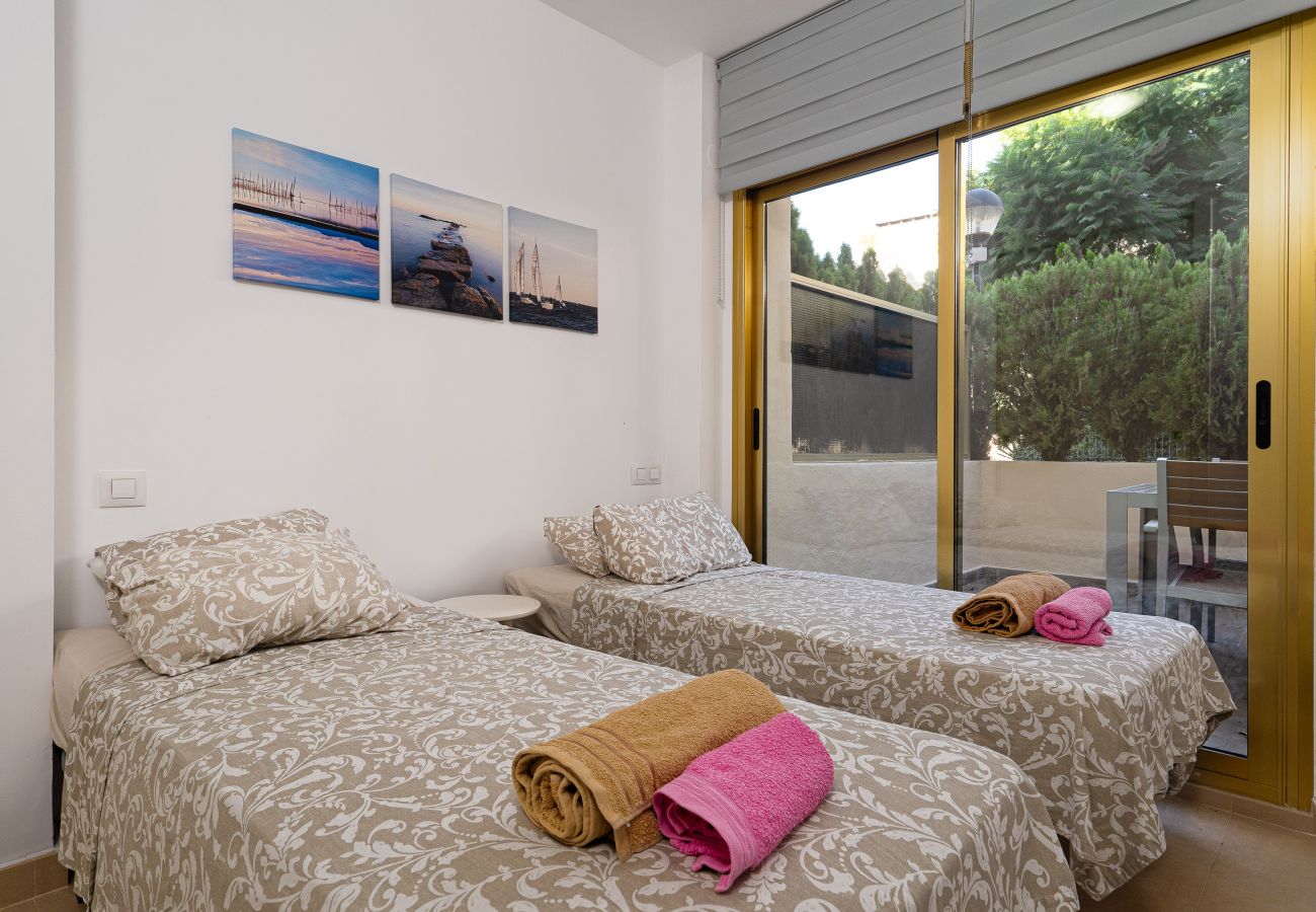 Apartment in Marbella - Beachside apartment in Elviria, Romana Playa