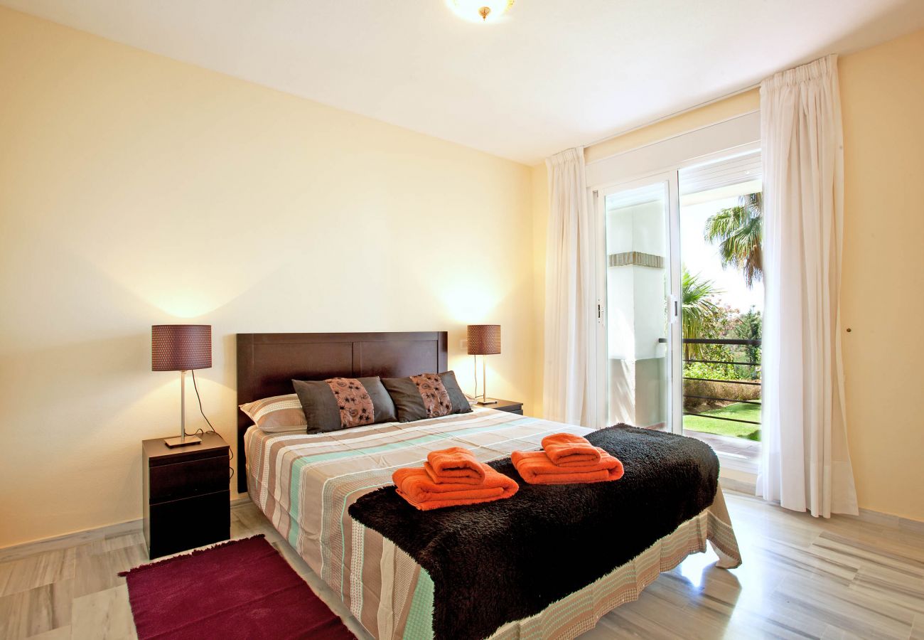 Apartment in Benahavís - Comfortable three bedroom ground floor apartment on Los Arqueros golf resort, Marbella