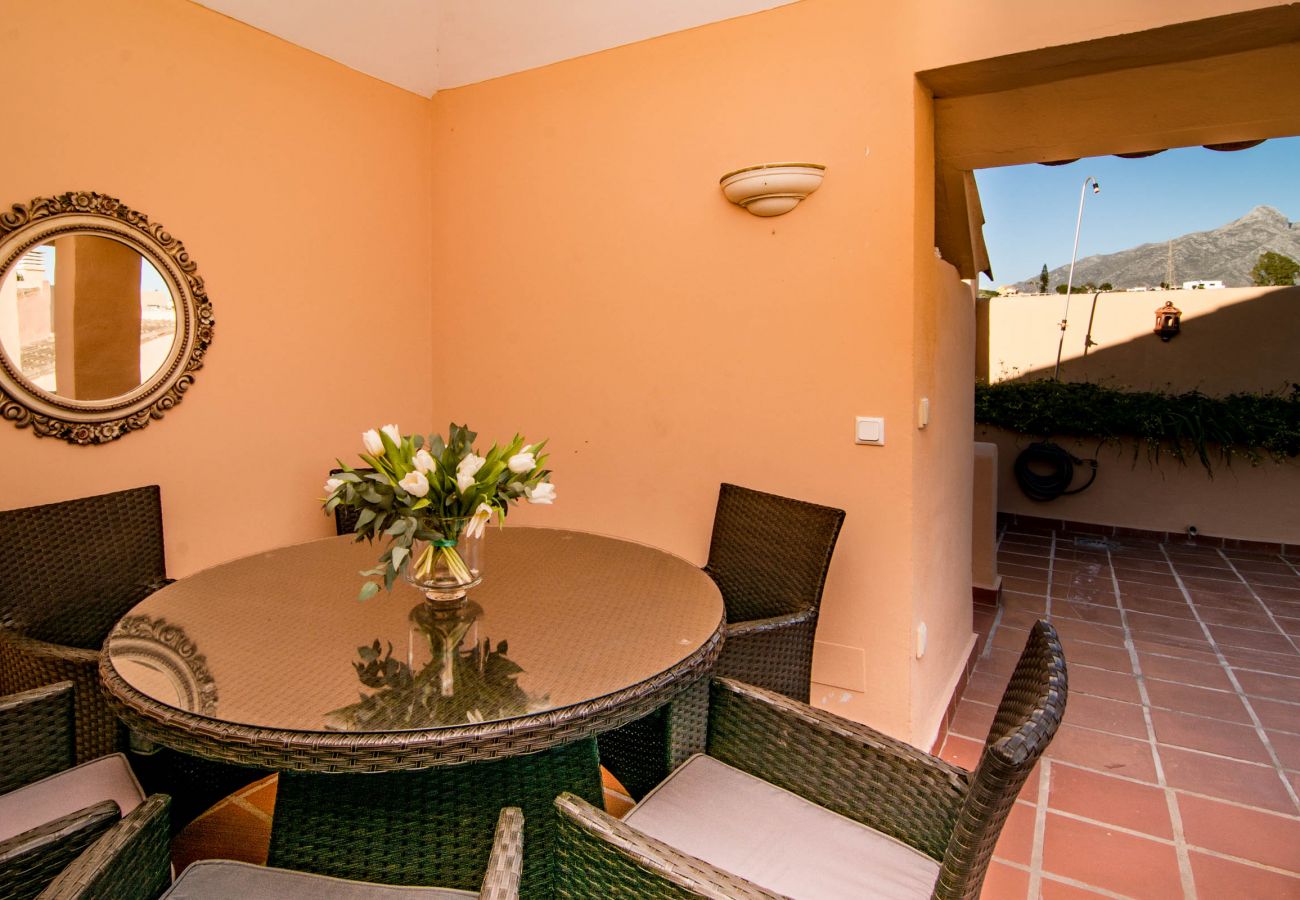 Townhouse in Nueva andalucia - Casa Condes by Roomservices 