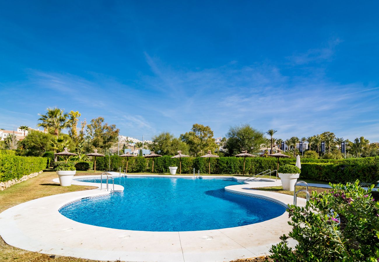 Swimming pool for 2 Bedroom Holiday Apartment with Pool and terrace in Estepona