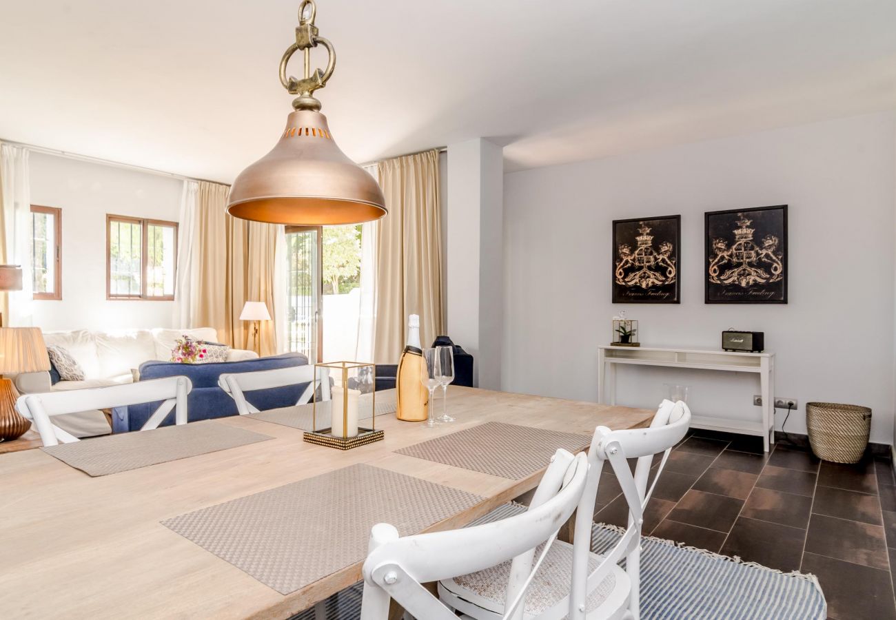 Apartment in Nueva andalucia - Magnificent holiday apartment in Nueva Andalucia