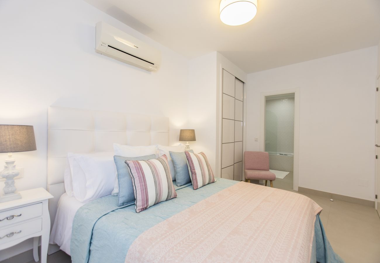 Apartment in Marbella - Romana Playa 802