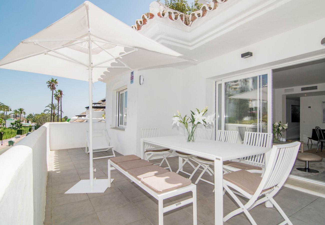 Apartment in Nueva andalucia - Modern family apartment walking distance to Puerto Banus