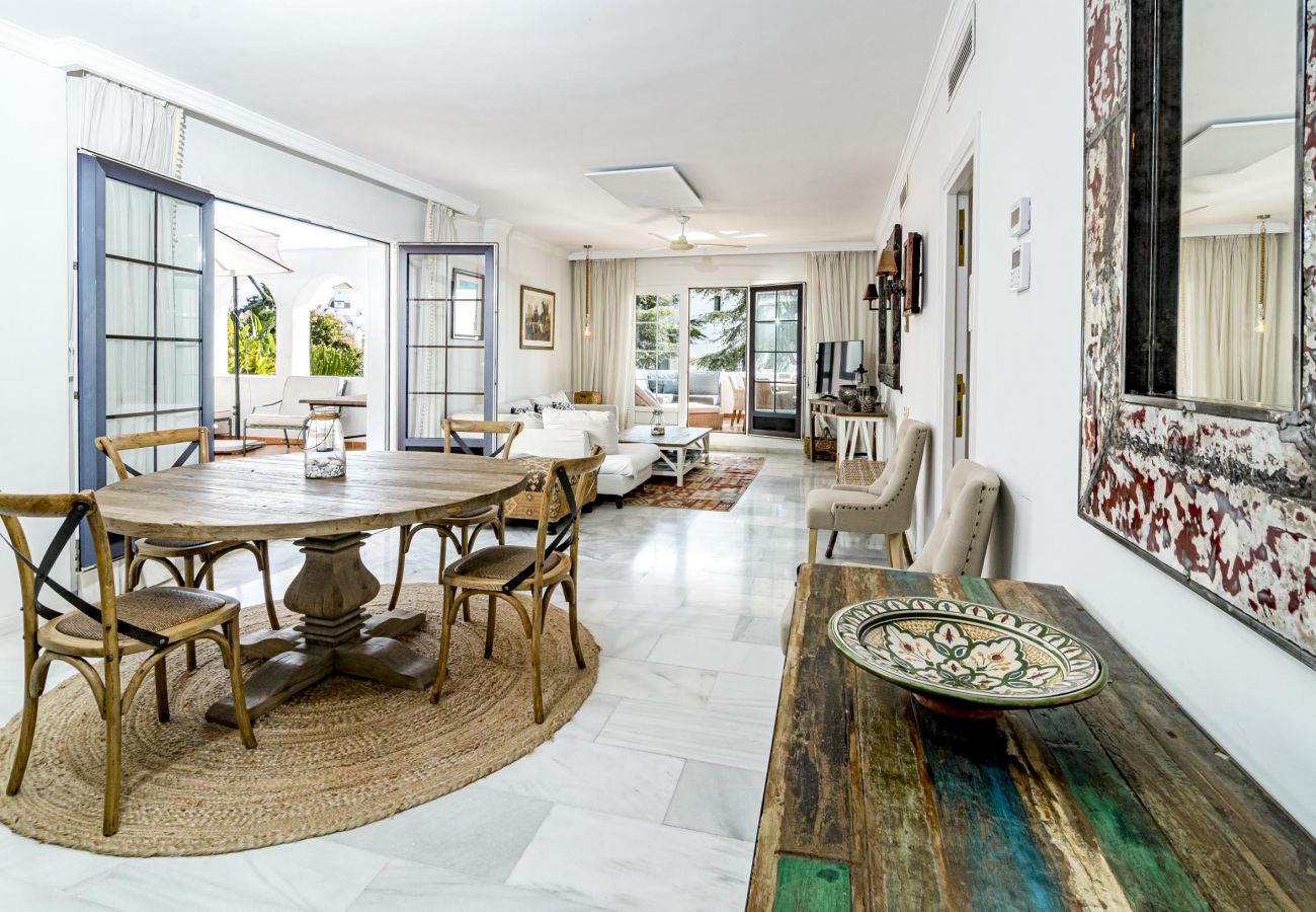 Apartment in Marbella - Casa Blanca I by Roomservices
