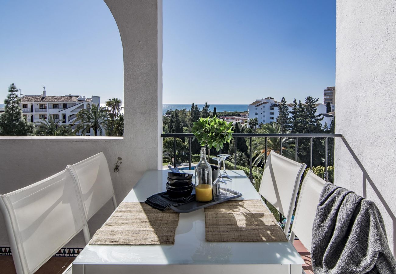Apartment in Mijas Costa - Appealing holiday apartment in Riviera del Mar, Mijas