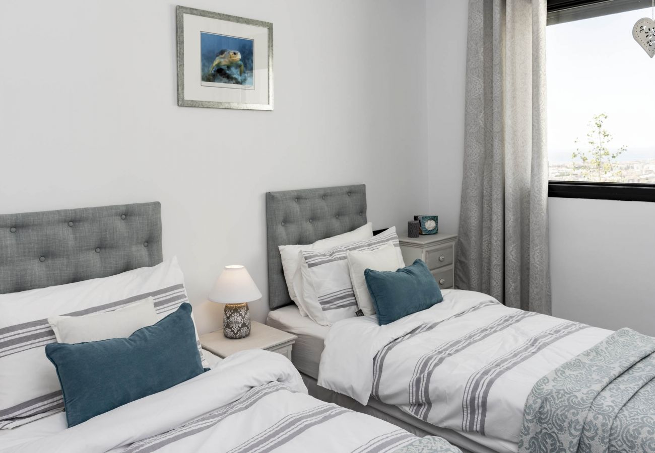 Apartment in Estepona - Casa Mirador I by Roomservices