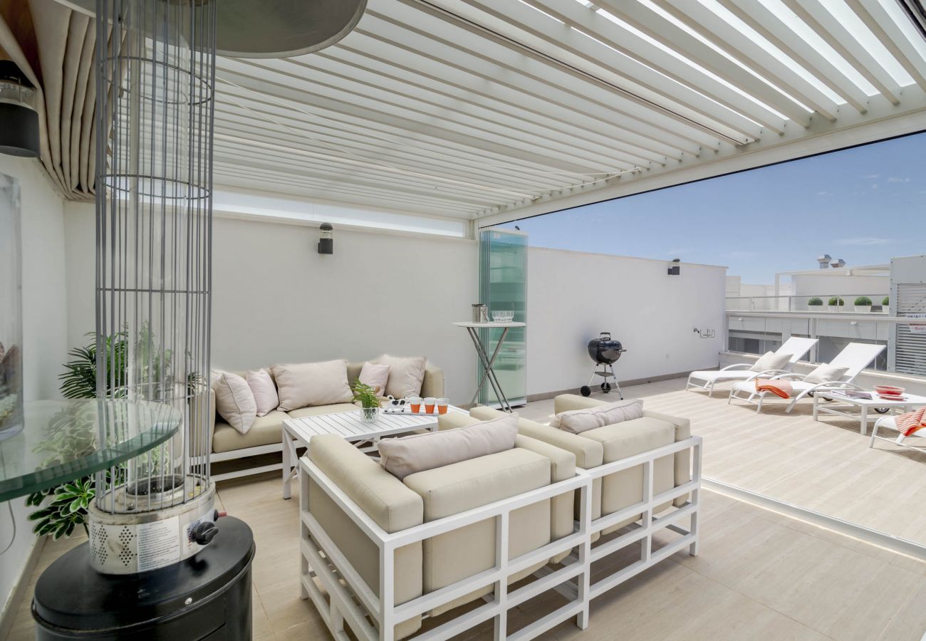 Apartment in San Pedro de Alcántara - Spacious penthouse in San Pedro with rooftop terrace