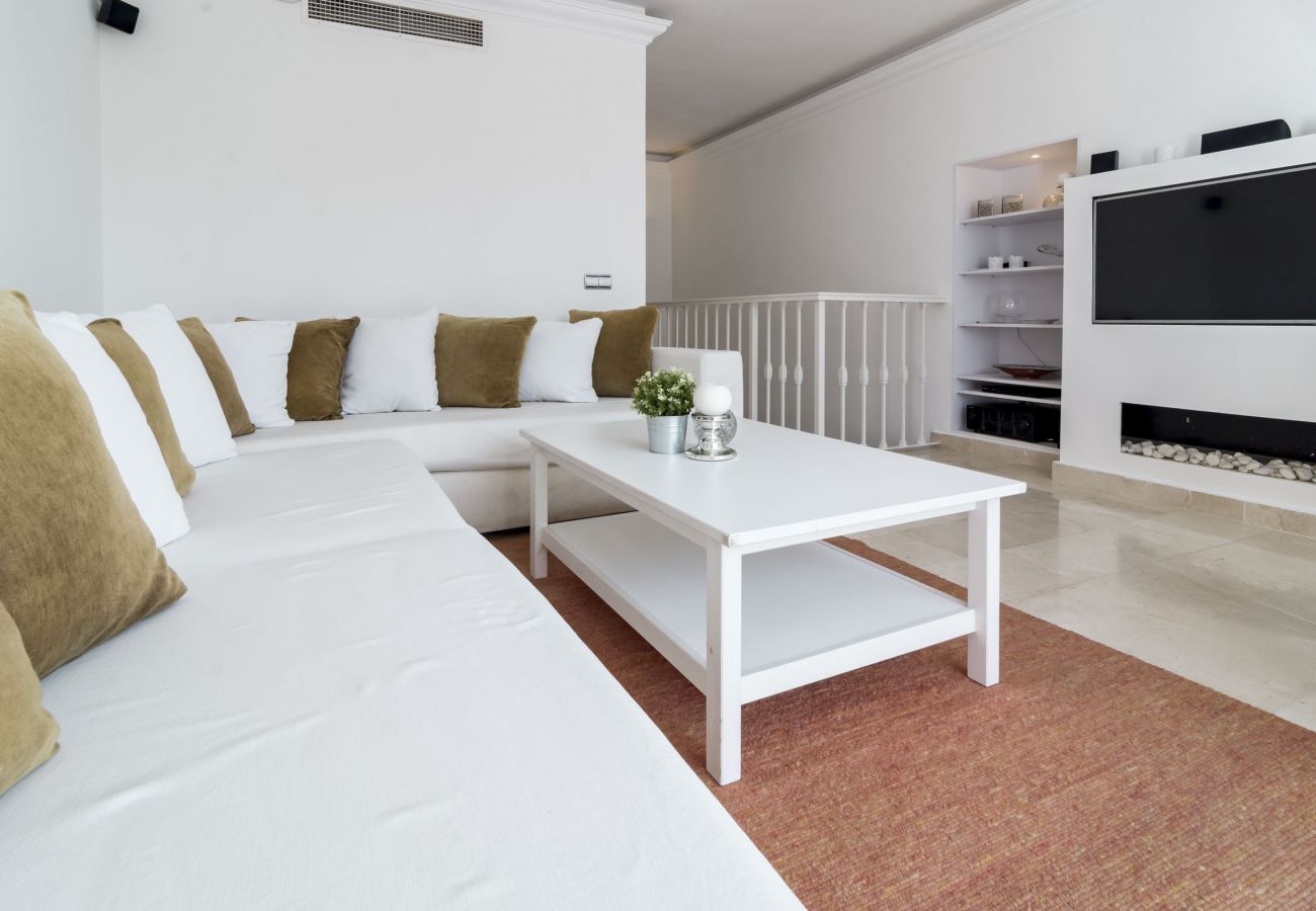 Apartment in Nueva andalucia - Comfortable 2 bedroom apartment in Aloha Pueblo