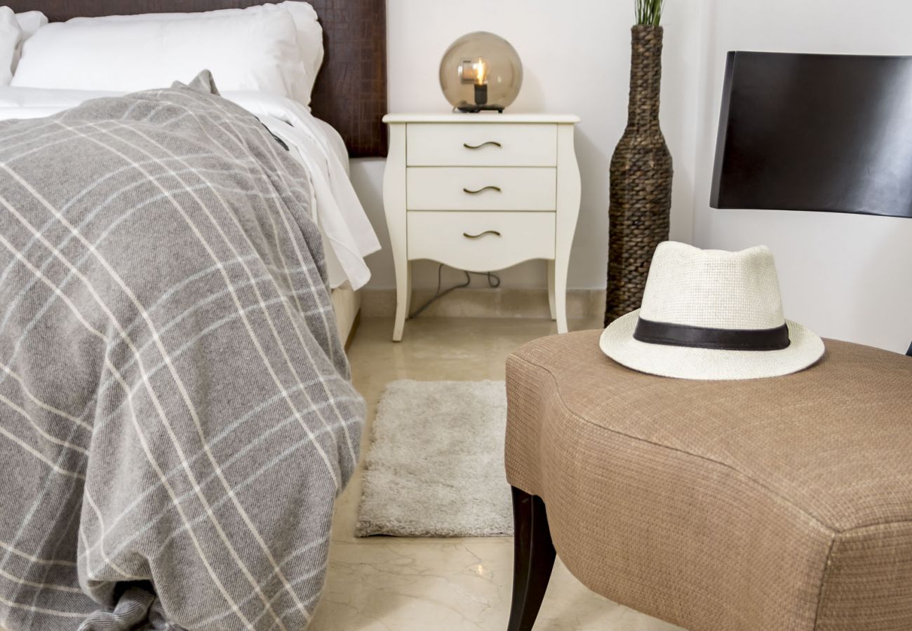 Apartment in Nueva andalucia - Comfortable 2 bedroom apartment in Aloha Pueblo