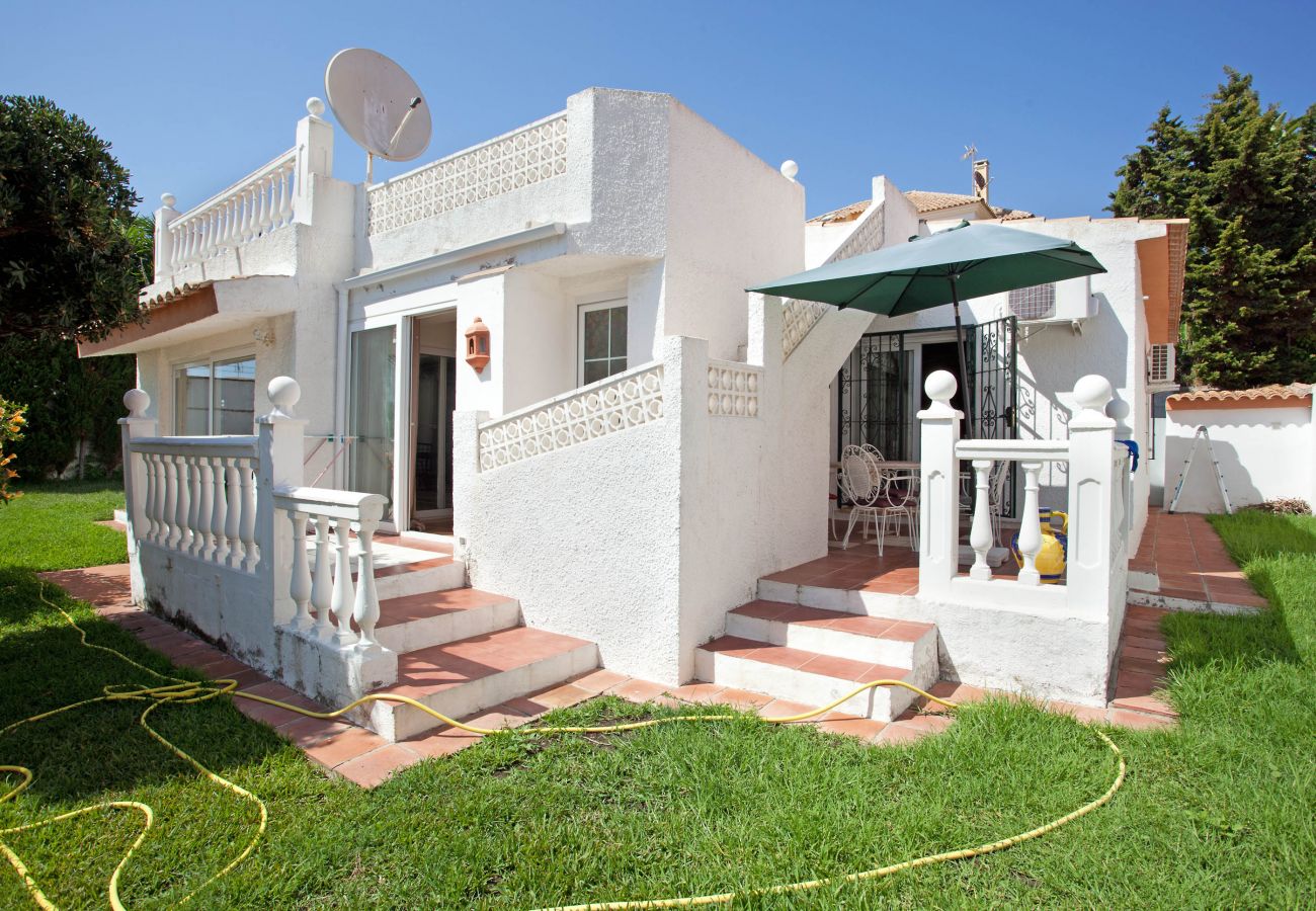 Villa in Marbella - Beachside villa with three bedrooms, Costabella, marbella