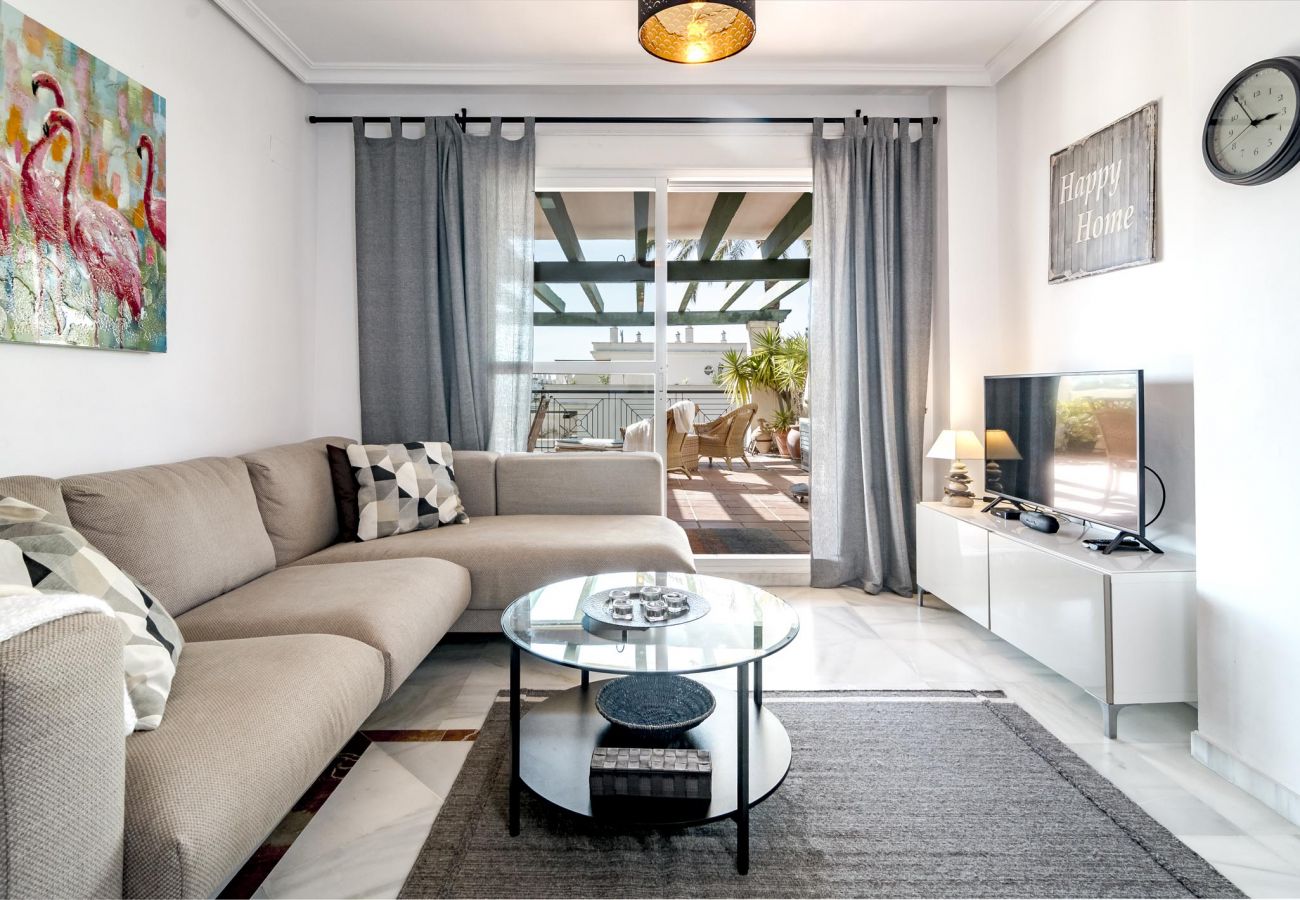 Apartment in Nueva andalucia - Casa Locrimar I by Roomservices