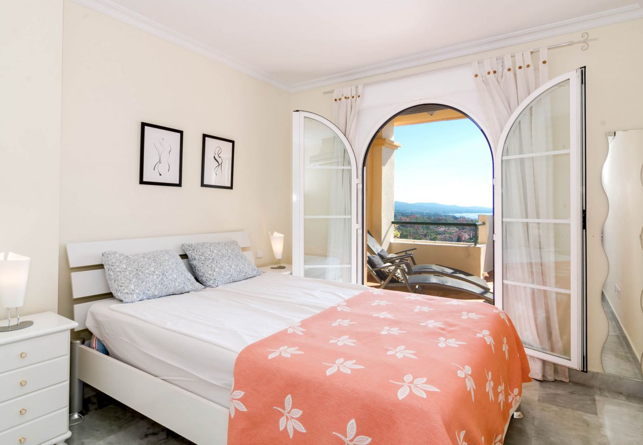 Apartment in Nueva andalucia - Comfortable Apartment near Puerto Banus