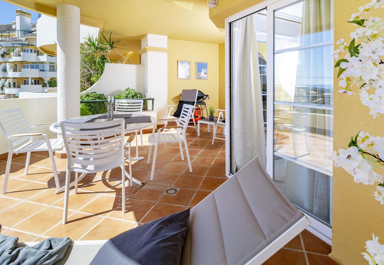 Apartment in Nueva andalucia - Holiday apartment, walking distance to Puerto banus