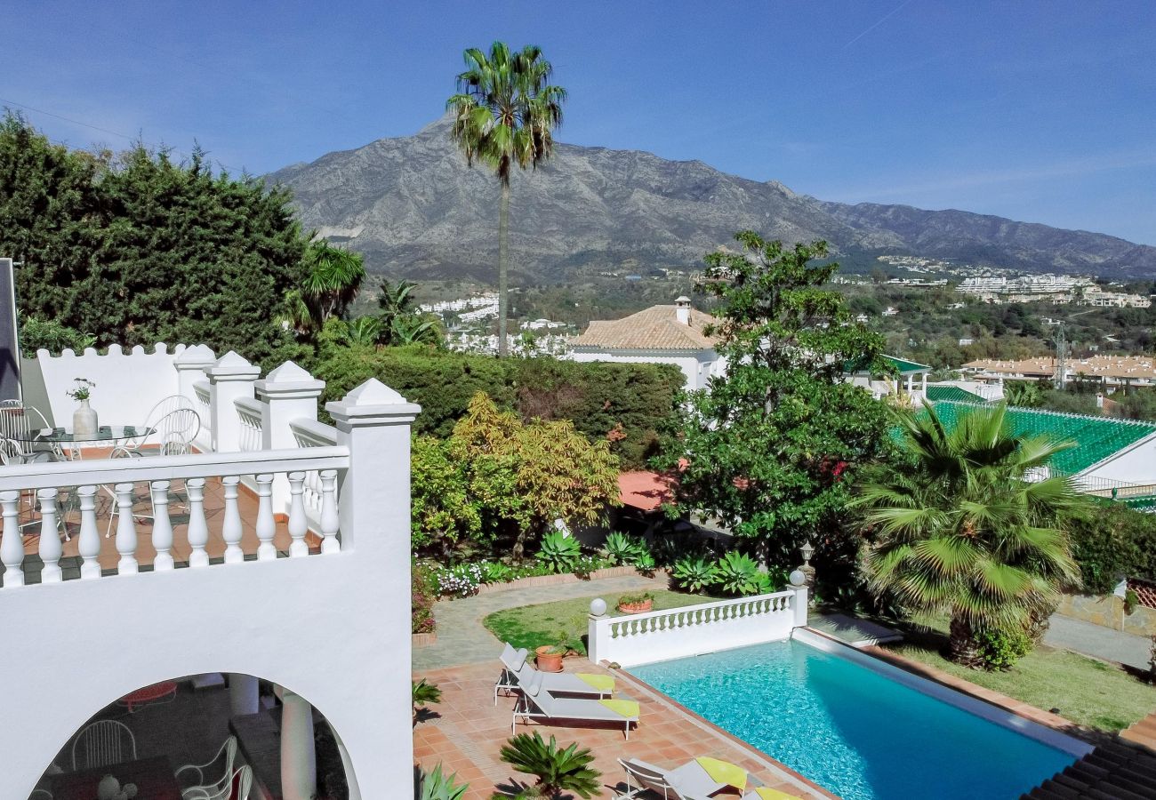 Villa in Nueva andalucia - Finca with private pool in Puerto Banus. Families only