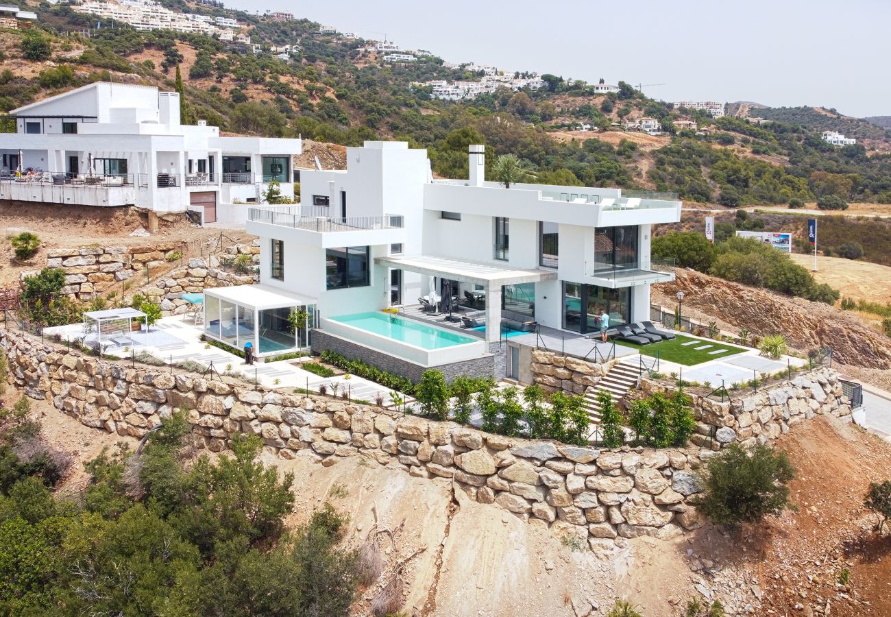 Villa in Marbella - Modern villa with amazing views Altos Los Monteros, Marbella