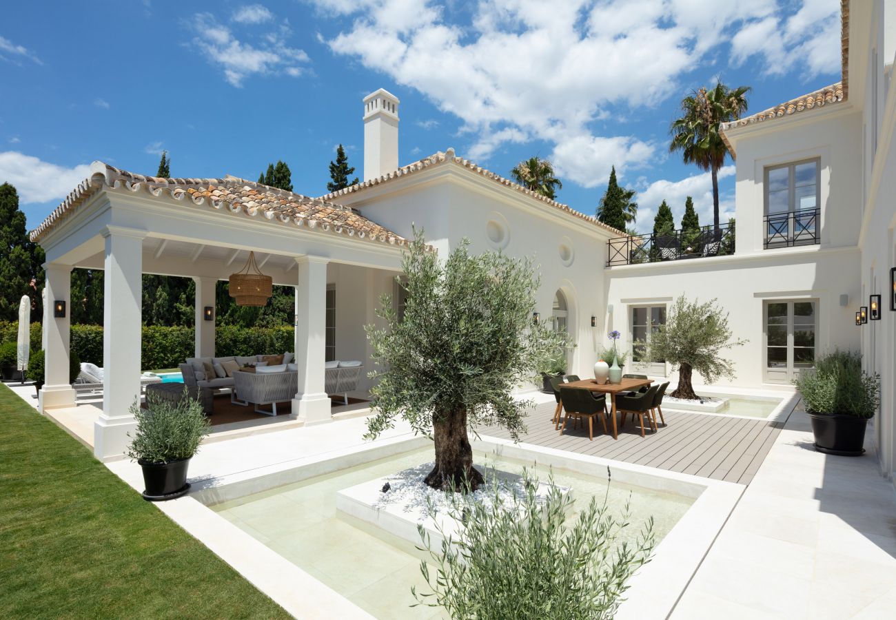 Villa/Dettached house in Marbella - Luxury Villa for sale in Nagueles, Marbella