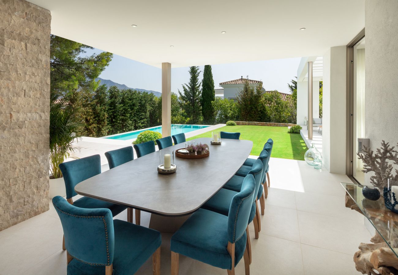 Villa/Dettached house in Marbella - Modern villa for sale in Nueva Andalucia, Marbella