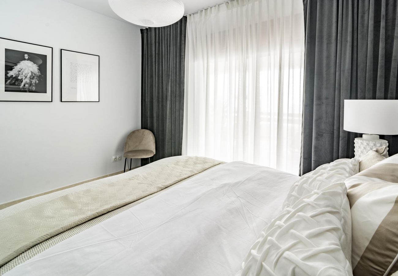 Apartment in Estepona - Casa Dona Julia I by Roomservices