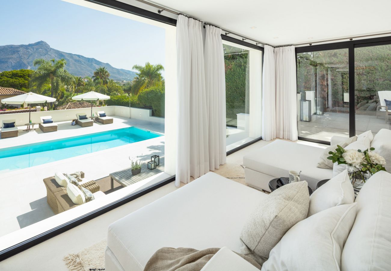 Villa/Dettached house in Marbella - Modern villa for sale in Nueva Andalucia