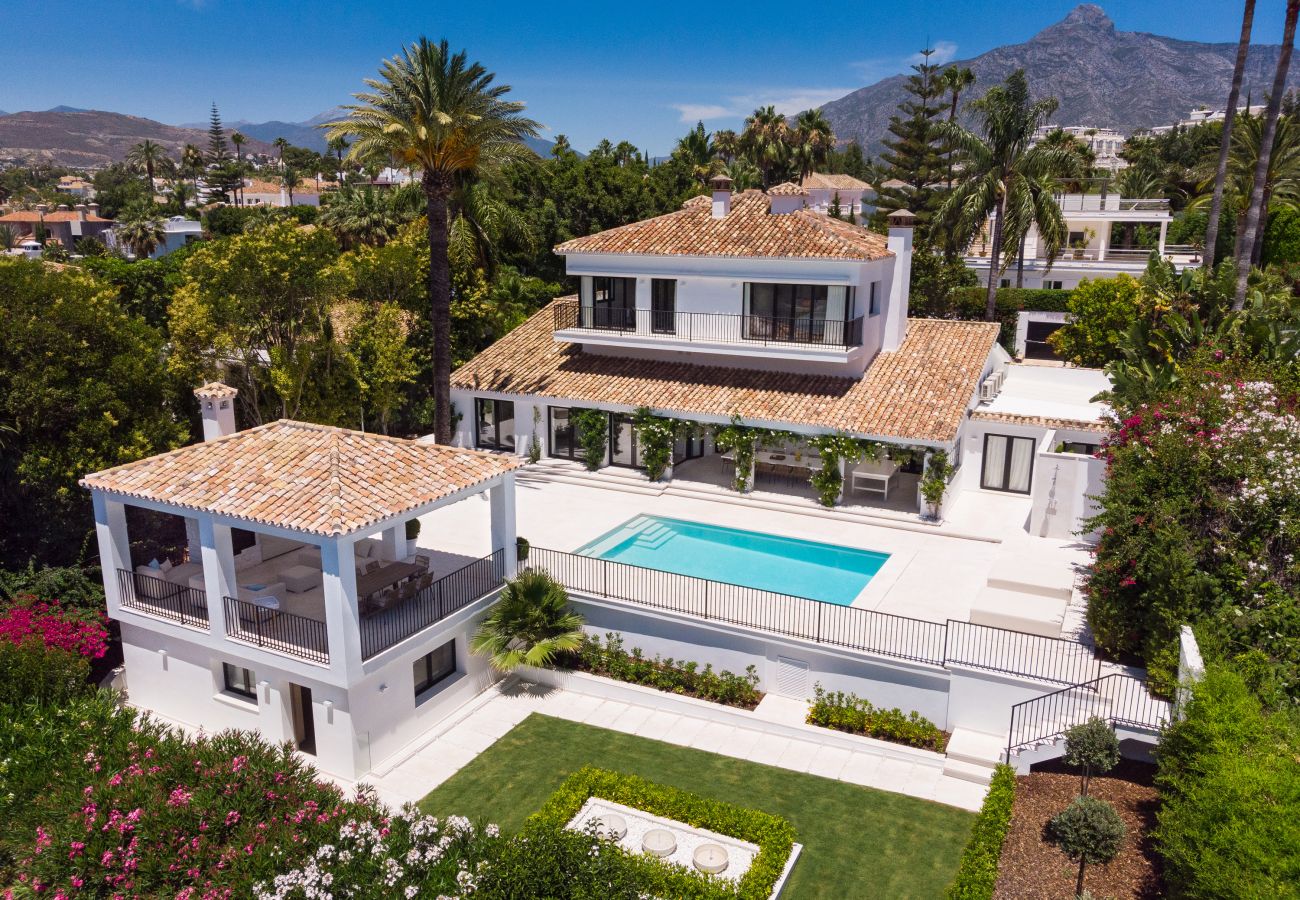 Villa/Dettached house in Marbella - Luxury villa for sale in Nueva Andalucia