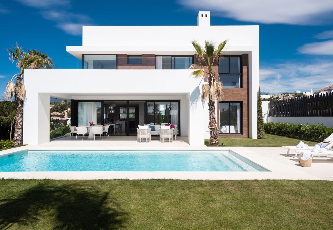 Villa/Dettached house in Marbella - New built villas in El Paraiso