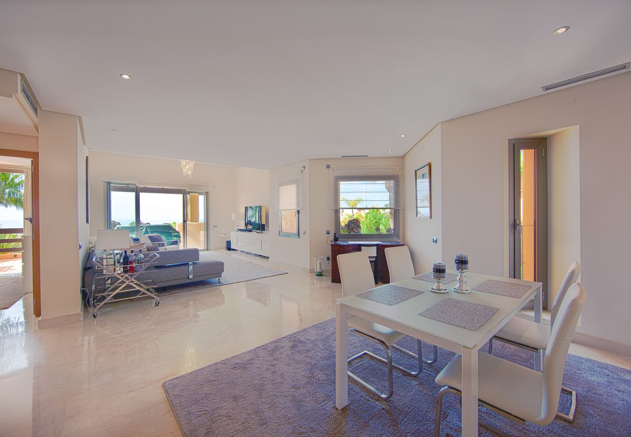 Penthouse in Marbella - Mansion Club Marbella two bedroom apartment with sea views for sale