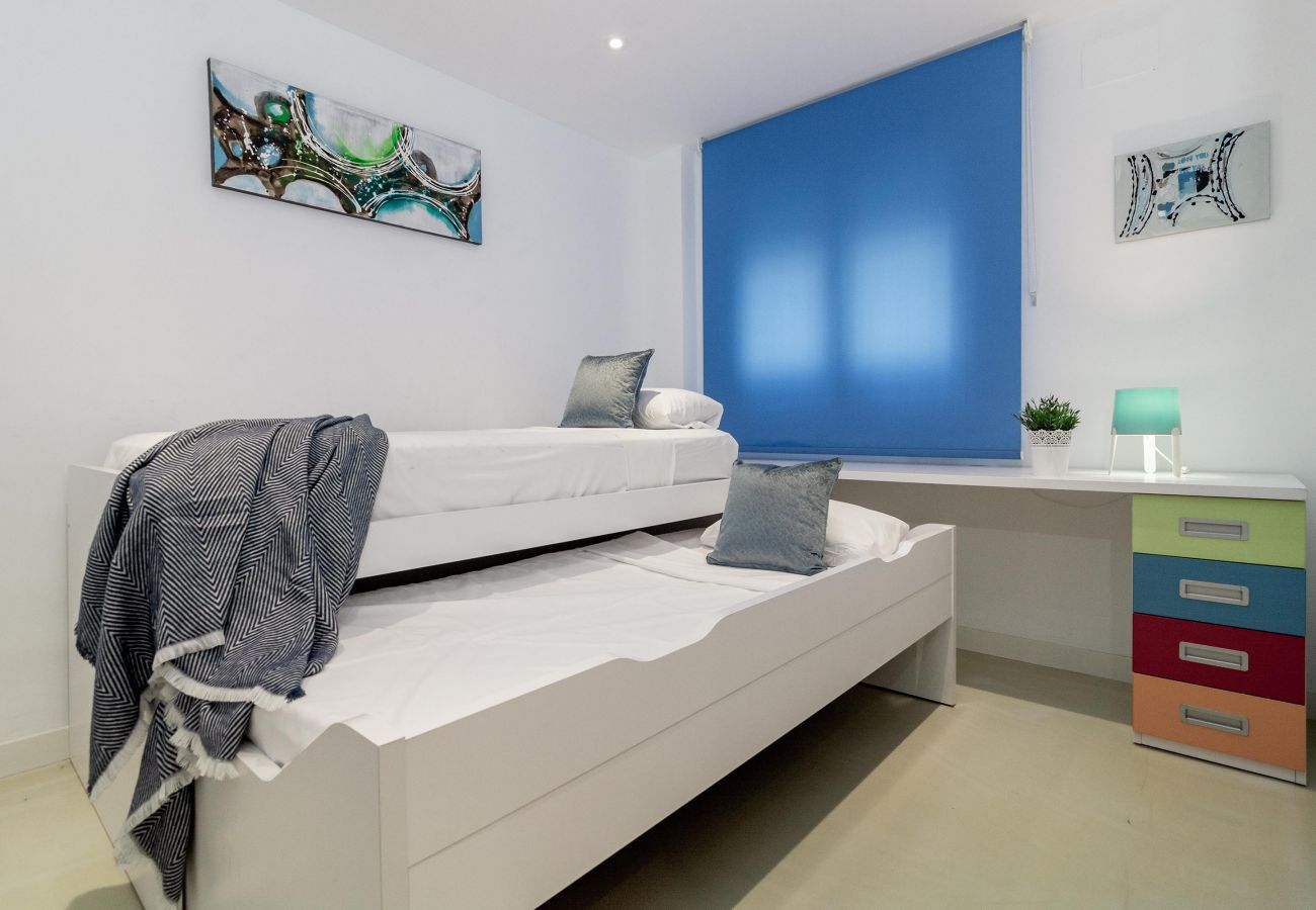 Apartment in Fuengirola - SP- Large center apt, Fuengirola 200 m to beach